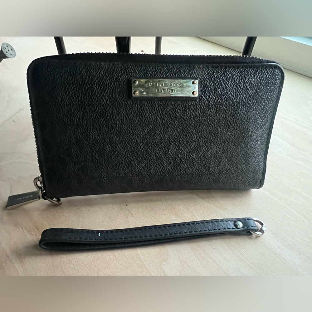 Michael Kors wallet